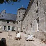 Bed & Breakfast Manoir Du Plessis Au Bois 3*