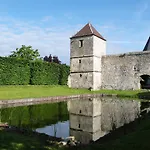 Bed & Breakfast Manoir Du Plessis Au Bois 3*