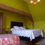 Bed & Breakfast Manoir Du Plessis Au Bois 3*