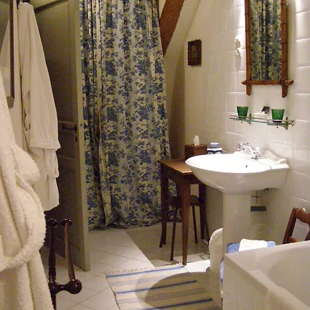 Manoir Du Plessis Au Bois Bed & Breakfast Vauciennes (Oise)