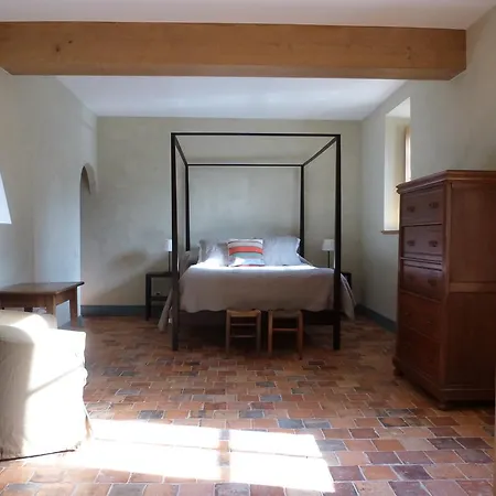 Manoir Du Plessis Au Bois Bed & Breakfast