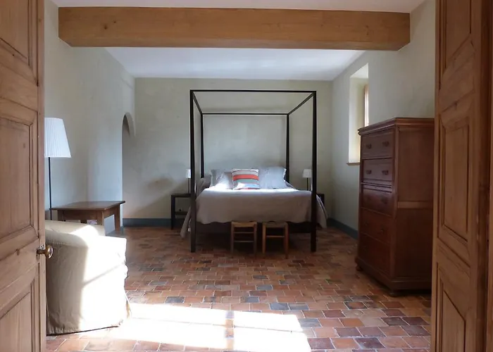 Manoir Du Plessis Au Bois Bed & Breakfast